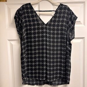 DR black and white with peek back blouse for women, Size XL